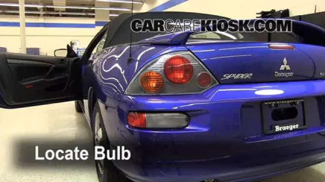 2005 Mitsubishi Eclipse Spyder GS 2.4L 4 Cyl. Éclairage Feu clignotant arrière (remplacer l'ampoule)